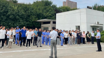 西安遠(yuǎn)大德天藥業(yè)組織開(kāi)展消防應(yīng)急演練